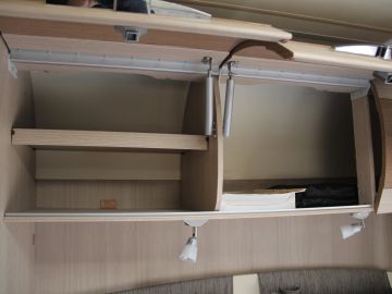 Bürstner BUT569 Nexxo T569 | Vast Bed | Kleine Camper| Elektrische Trap| Douche| Frans Bed